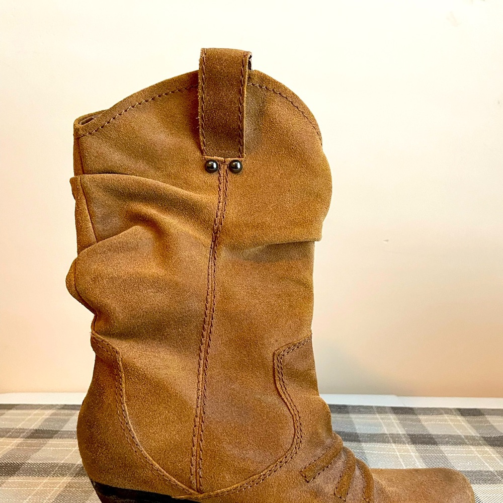 BCBG brand cowboy boots size 6.5women’s